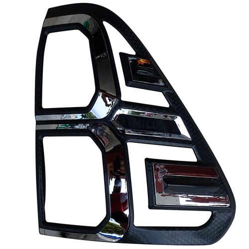 Máscara de faro trasero Hilux 2016+