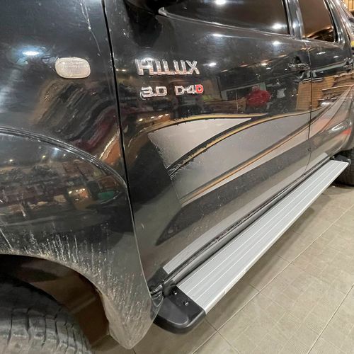 Estribos de aluminio plano negro/satinado/grafito para Toyota Hilux 2005-2015 c/s