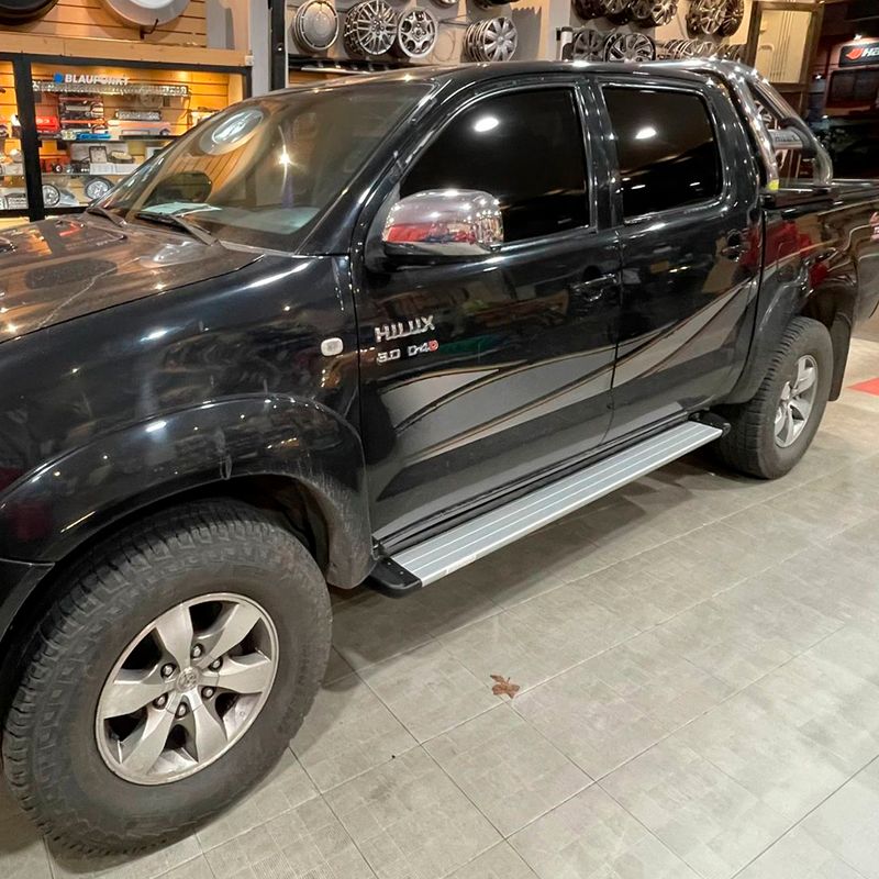 VTXEST055-ESTRIBOS-DE-ALUMINIO-PLANO-NEG-SAT-GRAF-TOYOTA-HILUX-05-15-02